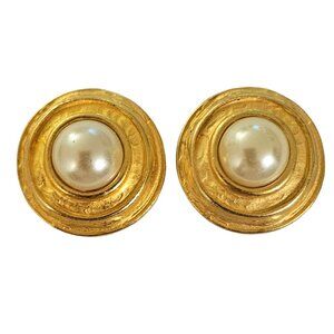 Matte Gold Tone Round Spiral Faux Pearl Clip On Button Earrings L237